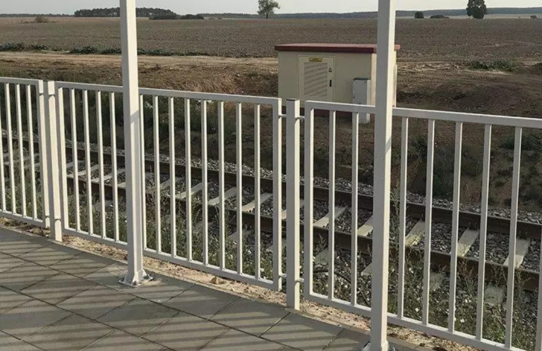 Tablica reklamowa zewnętrzna